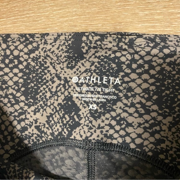 Athleta Ultimate 7/8‎ Tight - Picture 10 of 10